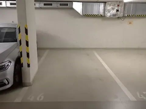 Pronájem garážového stání, Praha - Žižkov, Jeseniova, 14 m2