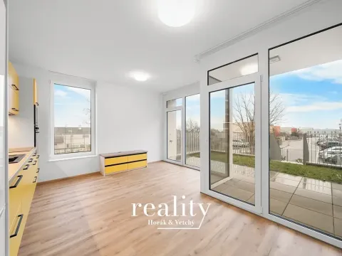 Pronájem bytu 2+kk, Znojmo, Jarošova, 44 m2