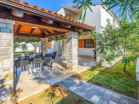 Prodej rodinného domu, Medulin, Chorvatsko, 200 m2