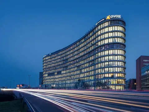 Pronájem kanceláře, Praha - Nusle, Pikrtova, 2020 m2