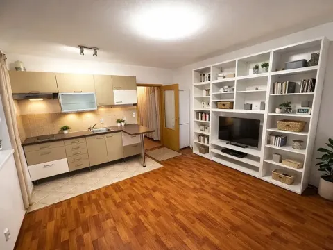 Pronájem bytu 2+kk, Praha - Černý Most, Půdova, 58 m2