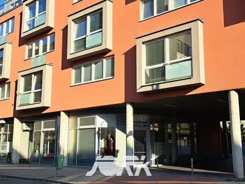 Pronájem bytu 1+kk, Pardubice, Pernerova, 35 m2