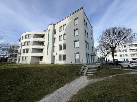 Pronájem bytu 1+kk, Třeboň - Třeboň II, U Francouzů, 28 m2