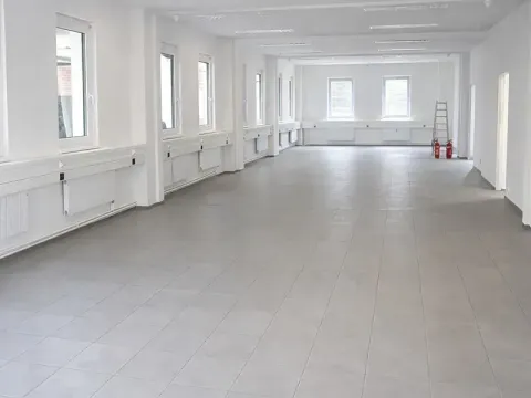 Pronájem obchodního prostoru, Nupaky, Komerční, 428 m2