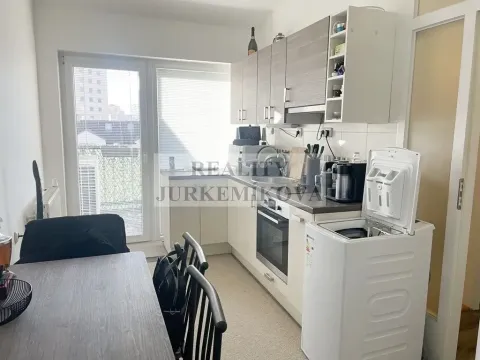 Pronájem bytu 2+1, České Budějovice, tř. 28. října, 62 m2