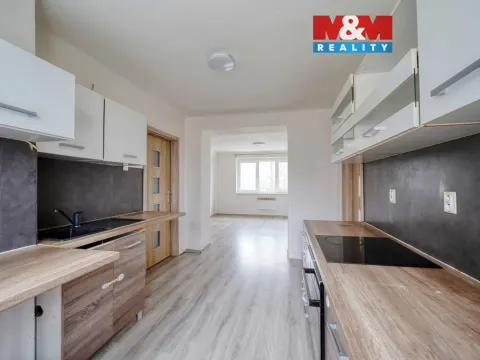 Prodej bytu 3+1, Mariánské Lázně - Úšovice, Ke Kasárnům, 63 m2