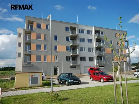 Pronájem bytu 1+kk, Velký Osek, U hřiště, 43 m2