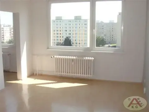 Pronájem bytu 1+kk, Praha - Háje, Hekrova, 30 m2