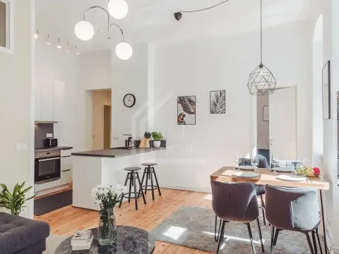 Pronájem bytu 2+kk, Praha, Pernerova, 48 m2