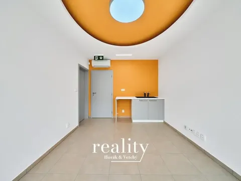 Pronájem kanceláře, Znojmo, Jarošova, 19 m2