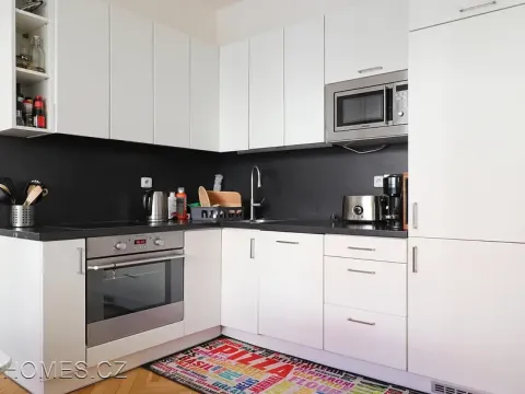 Pronájem bytu 2+1, Praha - Žižkov, Jeseniova, 60 m2