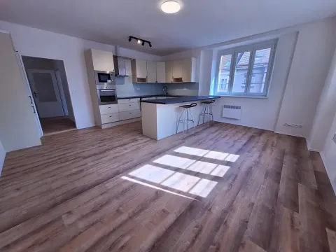 Pronájem bytu 2+kk, Praha - Vysočany, Novovysočanská, 60 m2