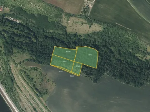 Prodej louky, Mělník, 12578 m2