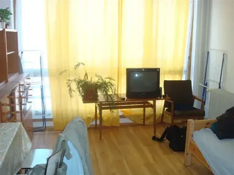 Pronájem bytu 1+kk, Praha - Kobylisy, Kyselova, 24 m2