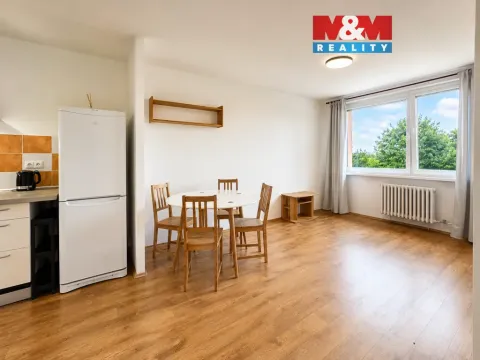 Pronájem bytu 2+kk, Praha - Petrovice, Kurčatovova, 43 m2