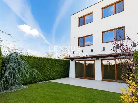 Pronájem rodinného domu, Praha - Stodůlky, Hlušičkova, 300 m2