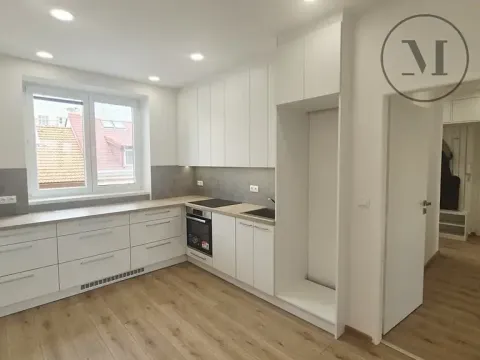Pronájem bytu 2+kk, České Budějovice, Heydukova, 65 m2