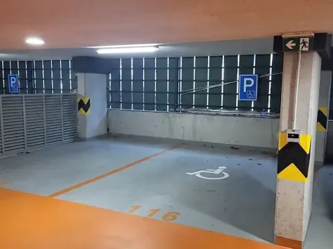 Pronájem garážového stání, Praha - Hlubočepy, Hugo Haase, 16 m2