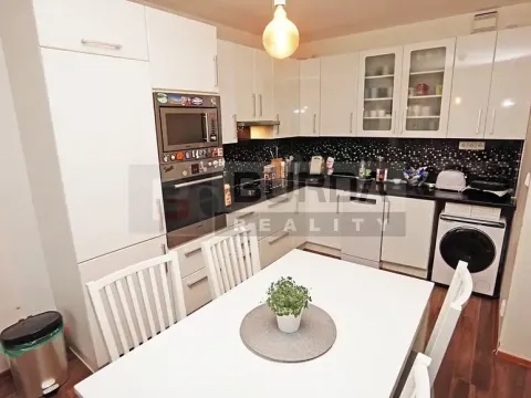 Prodej bytu 3+1, Neratovice, 75 m2