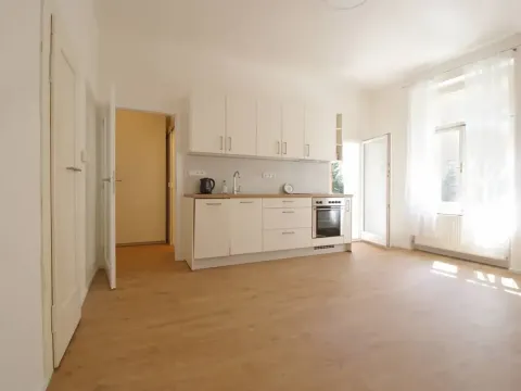 Pronájem bytu 2+kk, Praha - Žižkov, Biskupcova, 44 m2