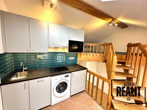 Pronájem bytu 1+kk, Praha - Žižkov, Seifertova, 45 m2