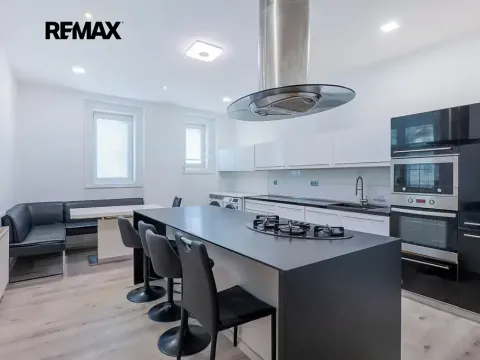 Pronájem bytu 4+kk, Praha - Smíchov, Pod tratí, 111 m2