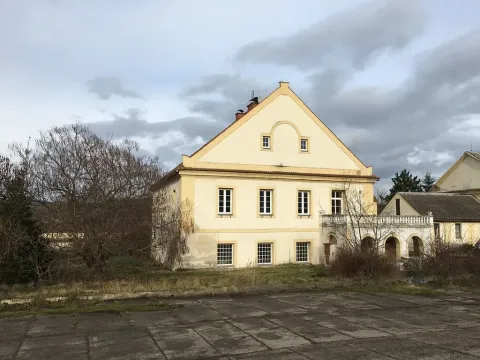 Pronájem vily, Bělušice, 207 m2