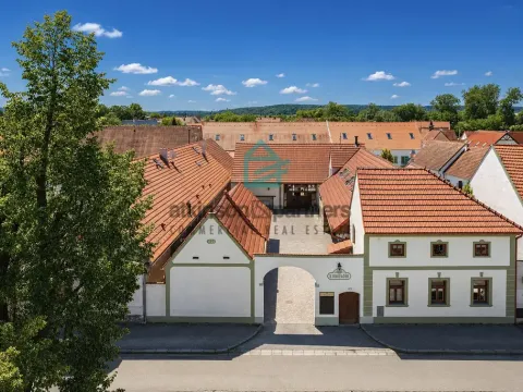 Prodej chaty, České Budějovice - České Budějovice 7, nám. Bratří Čapků, 450 m2