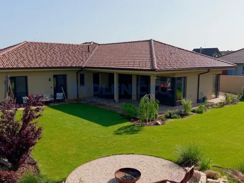 Prodej rodinného domu, Dynín, 219 m2