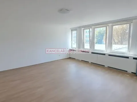 Pronájem pokoje, Zlín, Osvoboditelů, 80 m2