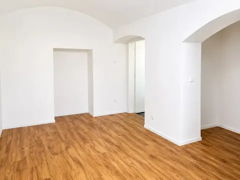 Pronájem obchodního prostoru, Praha - Strašnice, Saratovská, 110 m2