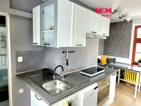 Pronájem bytu 1+1, Jablonec nad Nisou, Střelecká, 37 m2