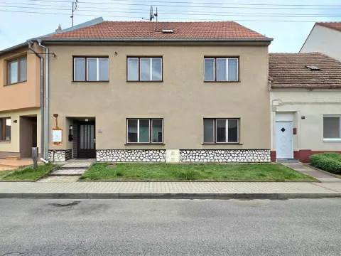 Prodej rodinného domu, Holasice, 182 m2