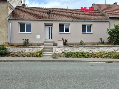 Prodej rodinného domu, Hluboké, 111 m2