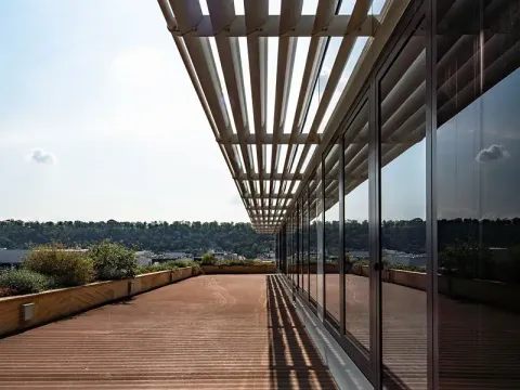 Pronájem kanceláře, Praha - Karlín, Rohanské nábřeží, 614 m2