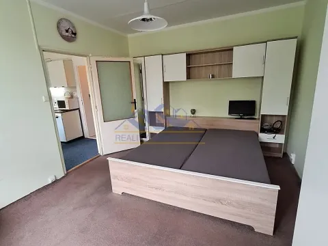 Pronájem bytu 2+kk, Klatovy, Pod Hůrkou, 37 m2