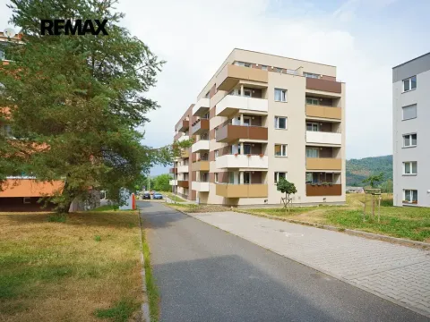 Prodej bytu 2+kk, Jince, Zborovská, 45 m2