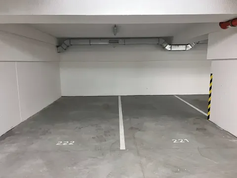 Pronájem garážového stání, Brno, Chvalovka, 12 m2