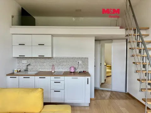 Pronájem bytu 1+kk, Praha - Smíchov, Strakonická, 31 m2