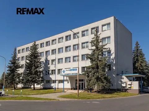Pronájem kanceláře, Česká Lípa, Děčínská, 350 m2