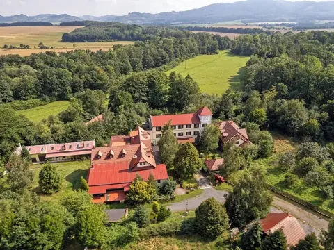 Dražba ubytování, Všechovice, 2500 m2