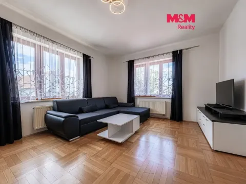 Prodej bytu 2+1, Rožďalovice, Náměstí, 61 m2