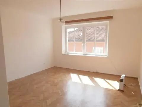 Pronájem bytu 1+1, Praha - Vršovice, Tolstého, 46 m2