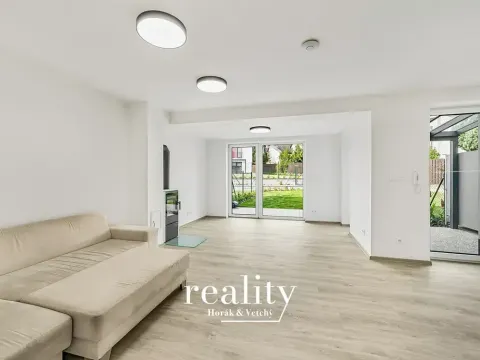Pronájem bytu 2+kk, Jihlava, Na Nivách, 58 m2