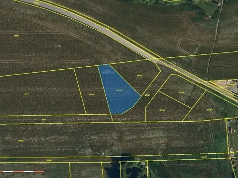 Dražba pole, Staré Město, 1127 m2