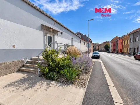 Pronájem bytu 2+kk, Louny, Říční, 38 m2