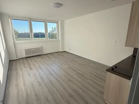 Pronájem bytu 1+kk, Třeboň, Nádražní, 33 m2
