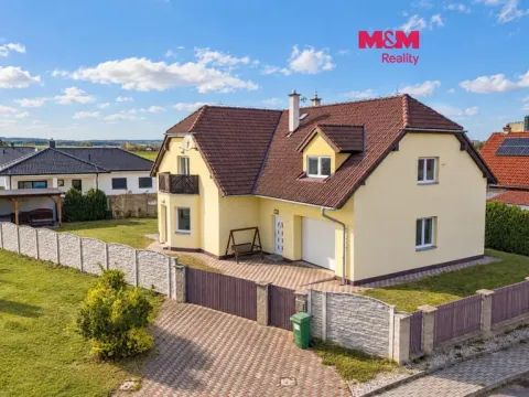Prodej rodinného domu, Dynín, 330 m2
