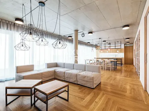 Pronájem atypického bytu, Praha - Bubeneč, Ronalda Reagana, 198 m2