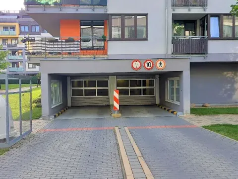 Pronájem garážového stání, Praha - Stodůlky, Laurinova, 15 m2